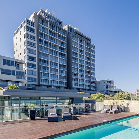 Infinity Self Catering Apartments Bloubergstrand Bagian luar foto