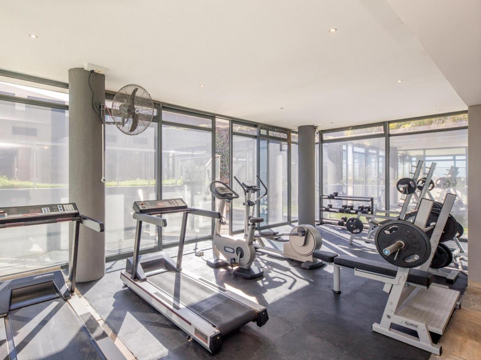 Infinity Self Catering Apartments Bloubergstrand Bagian luar foto